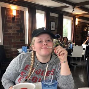 Meet your Posher, Karina